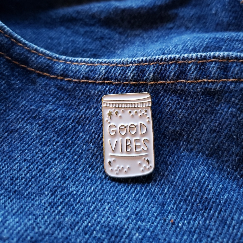 Good Vibes Mason Jar Stars Lights Enamel Pin